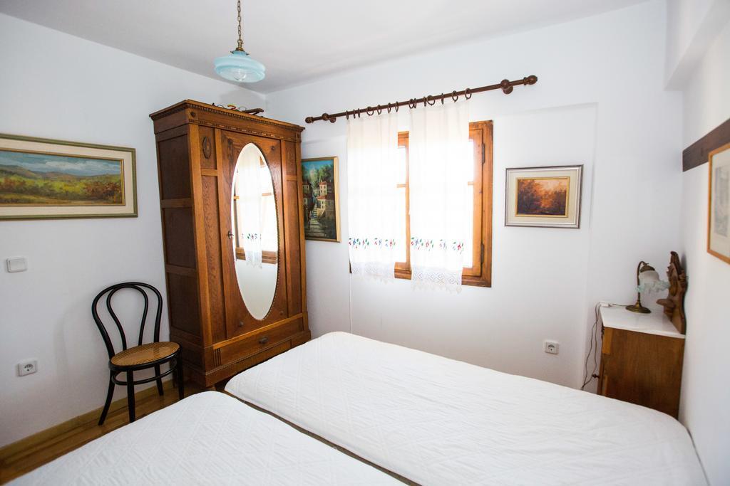 Pontinos Villa Míloi Rum bild